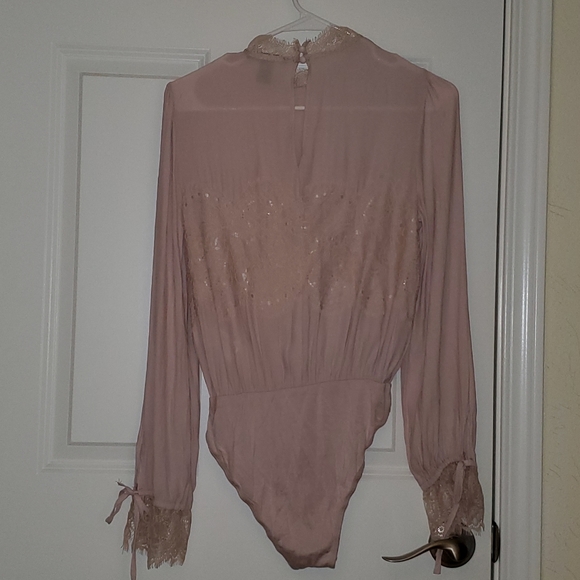 Bodysuit - Picture 7 of 9